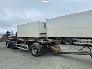 Istrail 3-axle hook trailer w/ tipper anhænger platform
