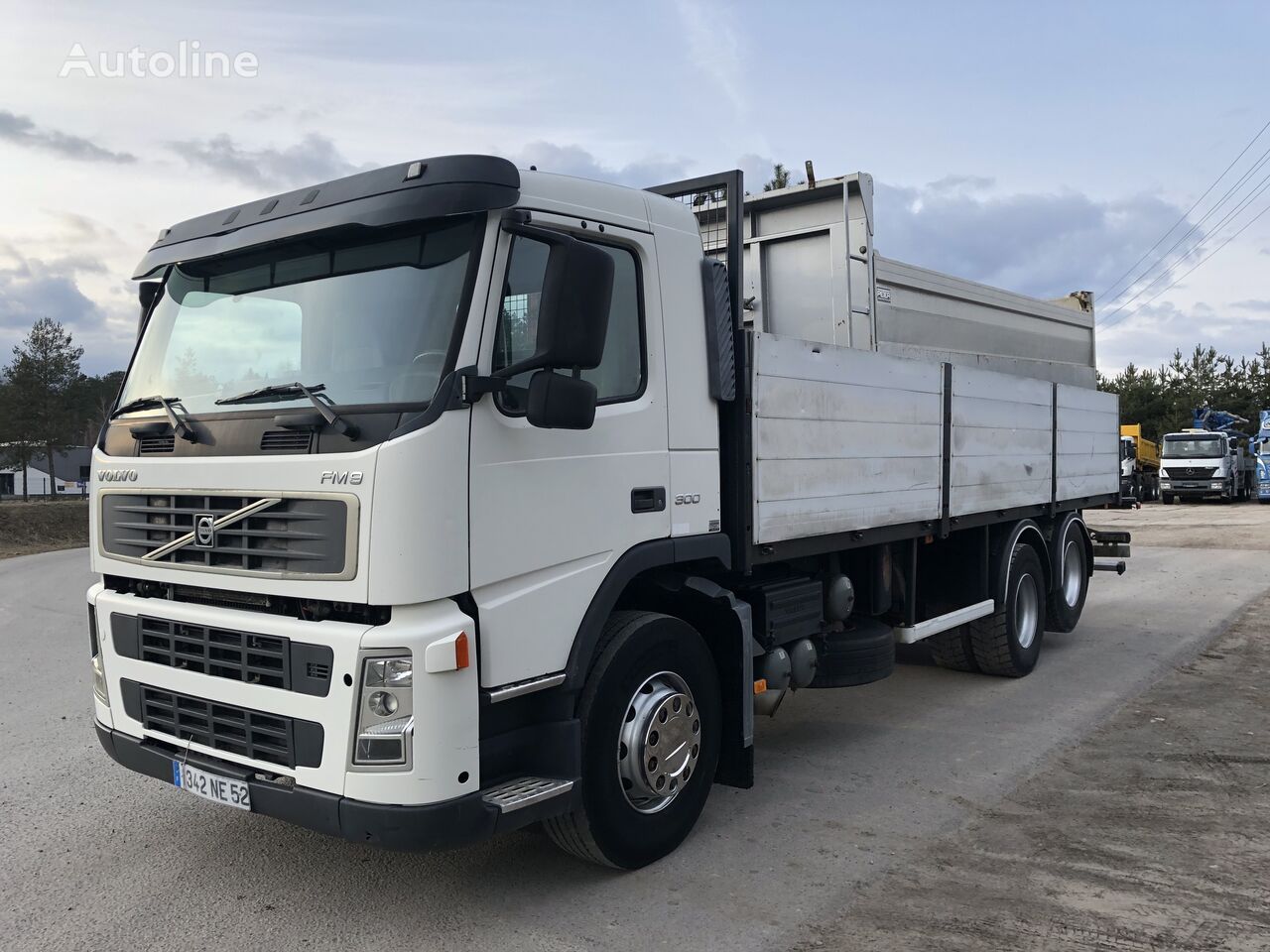 Volvo fm 12 300 KM 6x2 burty  fladvogn lastbil