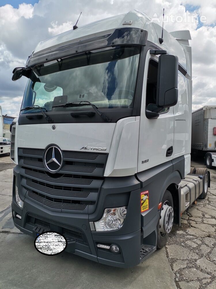 MERCEDES-BENZ Actros 1851 trækker MERCEDES-BENZ Actros 1851 trækker